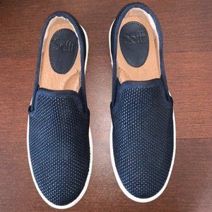 Women's Sofft Slip Ons size 6 Navy Blue
